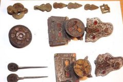 探宝者用金属探测器发现价值40000英镑的盎格鲁