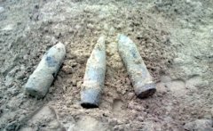 黑龙江村民探测宝藏意外挖出遗留炮弹