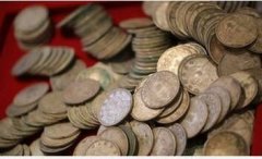 广西黄某使用EPX9900探测器找到大量银元